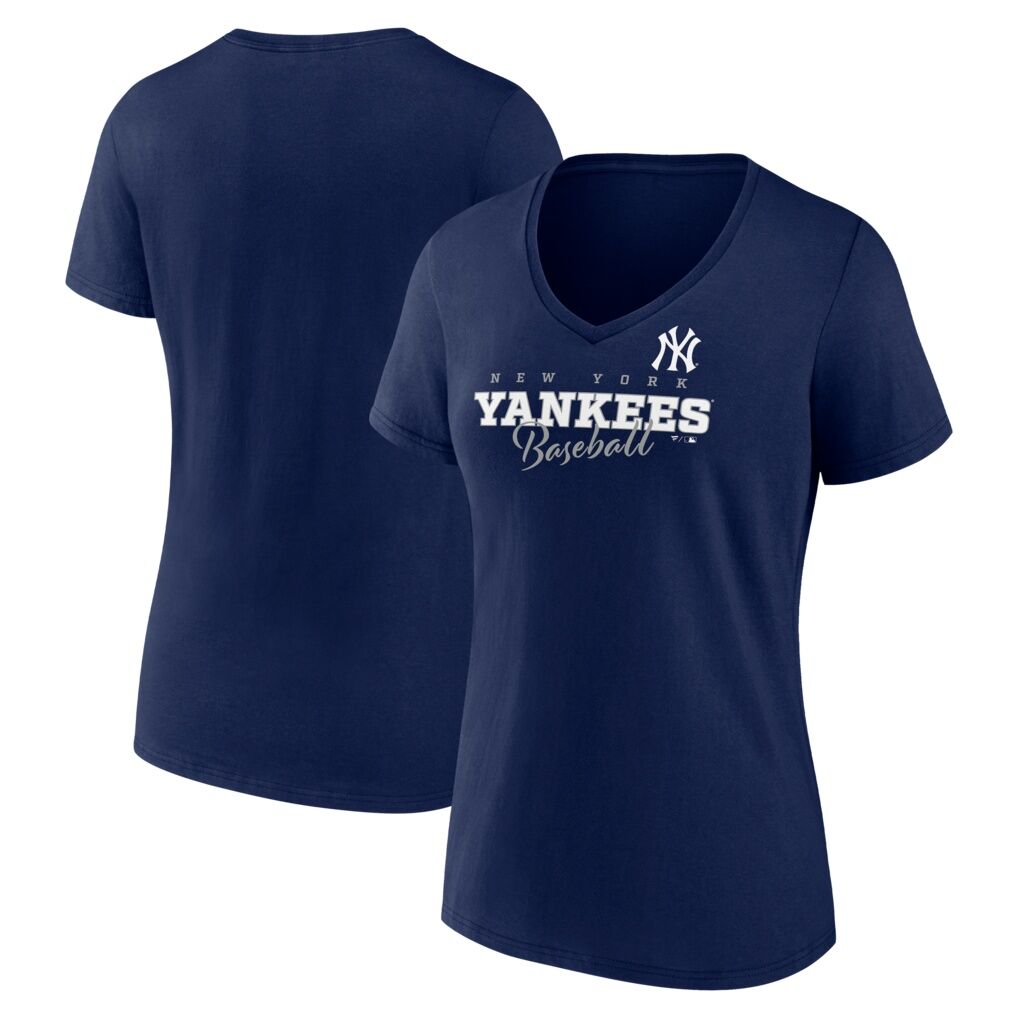 New York Yankees Fashion7 Women's Back in Business V-Neck T-Shirt