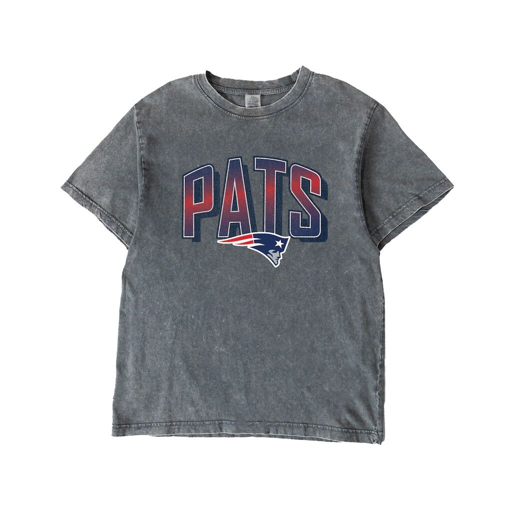 New England Patriots Gameday Couture Women's Peak Performance Oversized Snow Wash T-Shirt