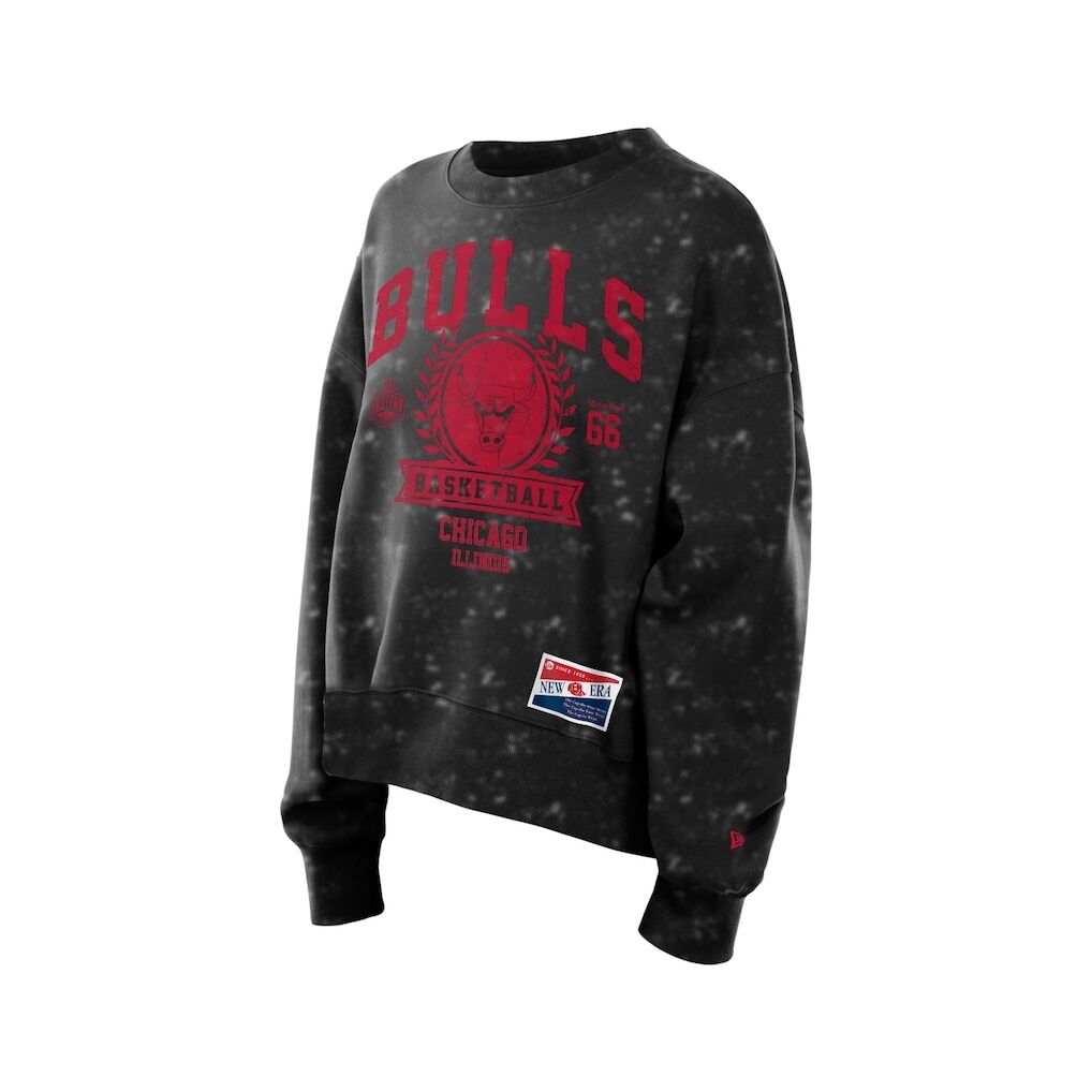 Chicago Bulls New Era Women's Throwback Collection Mineral Wash Crewneck Sweatshirt