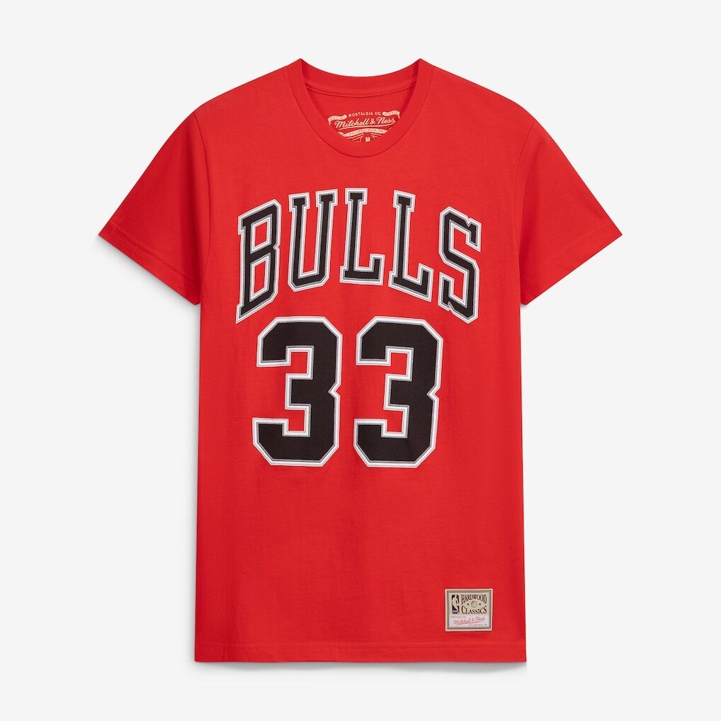 Scottie Pippen Chicago Bulls Mitchell & Ness Unisex Hardwood Classics Name & Number T-Shirt