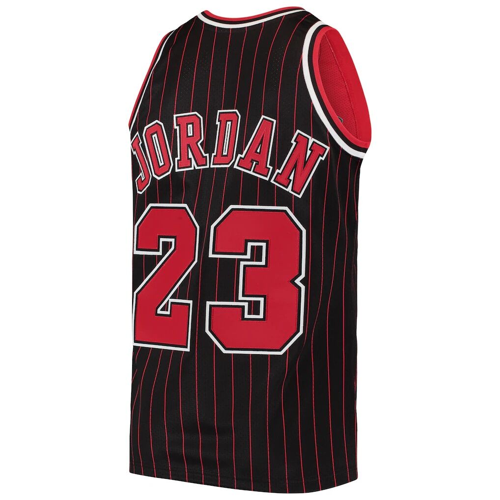 Michael Jordan Chicago Bulls Mitchell & Ness 1996/97 Hardwood Classics Authentic Jersey
