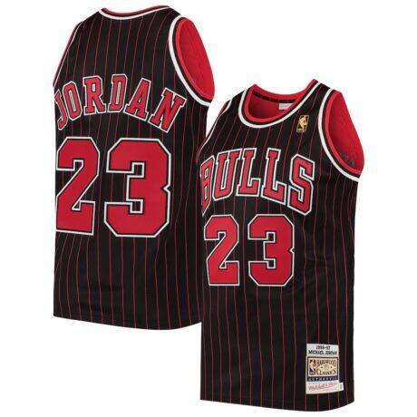 Michael Jordan Chicago Bulls Mitchell & Ness 1996/97 Hardwood Classics Authentic Jersey - Black - Front View